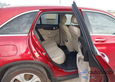 2016 Mercedes-Benz Glc 300 z USA, uszkodzony, nr VIN WDC0G4JB0GF016204